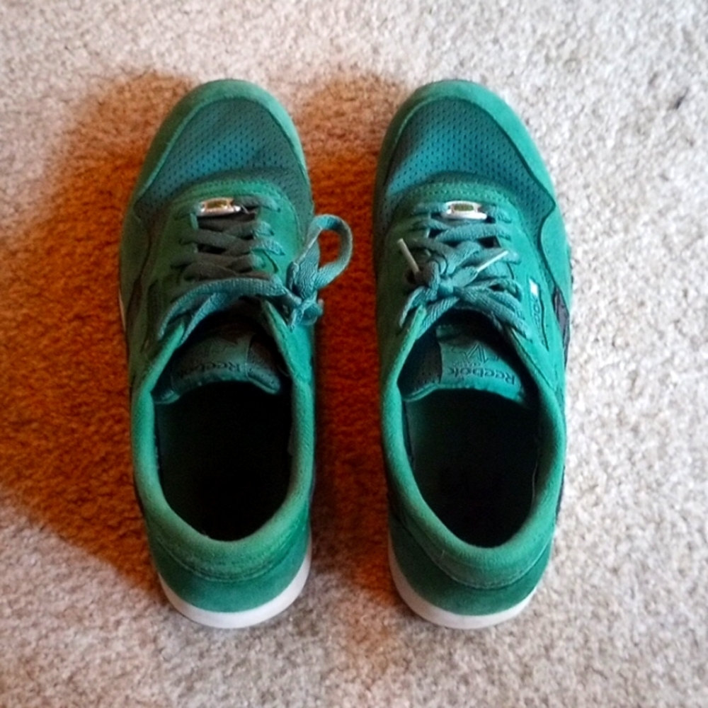 Green Reebok Classics - Picture 2 of 3